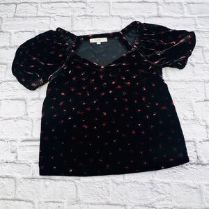 Loft Women Black w/ Red Roses Print Sweetheart Velvet Blouse Size XS Short Sleev